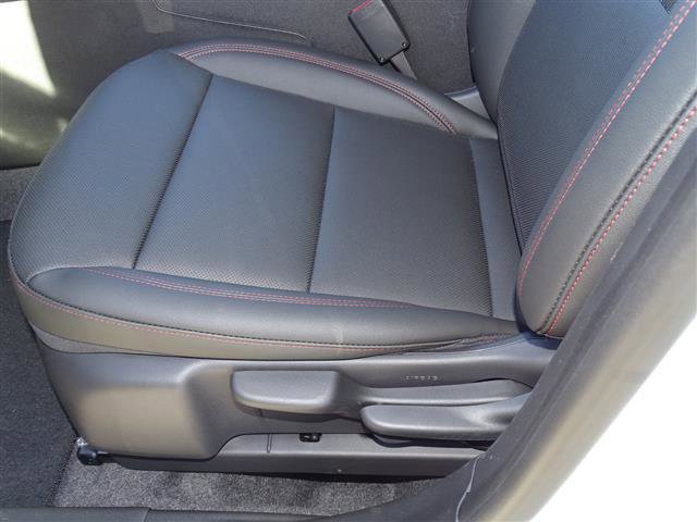 Used 2025 Chevrolet Trax RS w/ Driver Confidence Package image 9