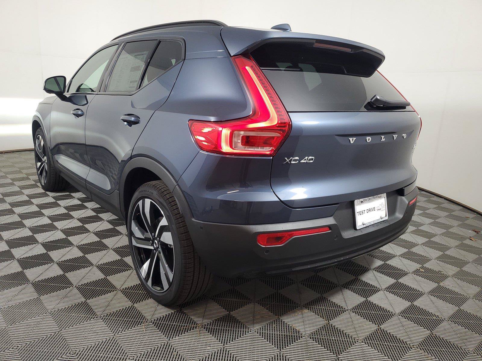 New 2026 Volvo XC40 B5 Plus w/ Protection Package Premier AWD/4WD image 4