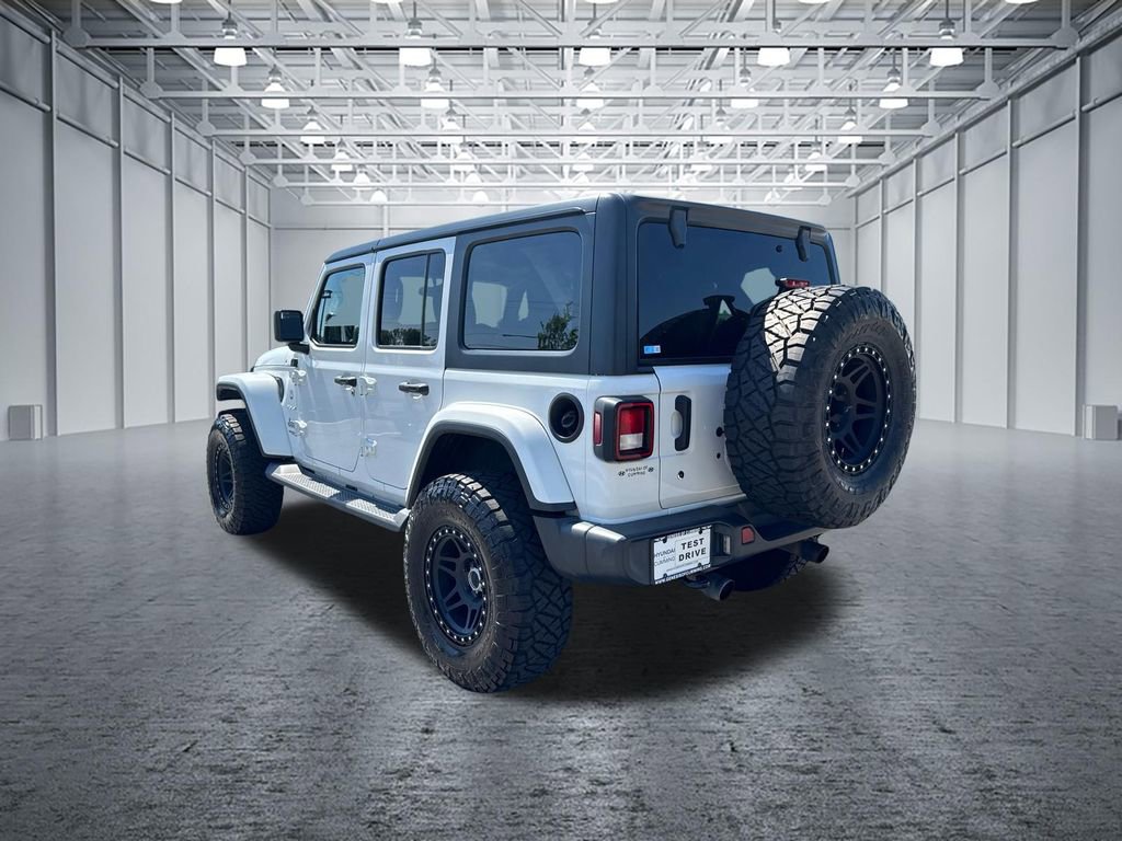 Used 2018 Jeep Wrangler Unlimited Sahara image 5