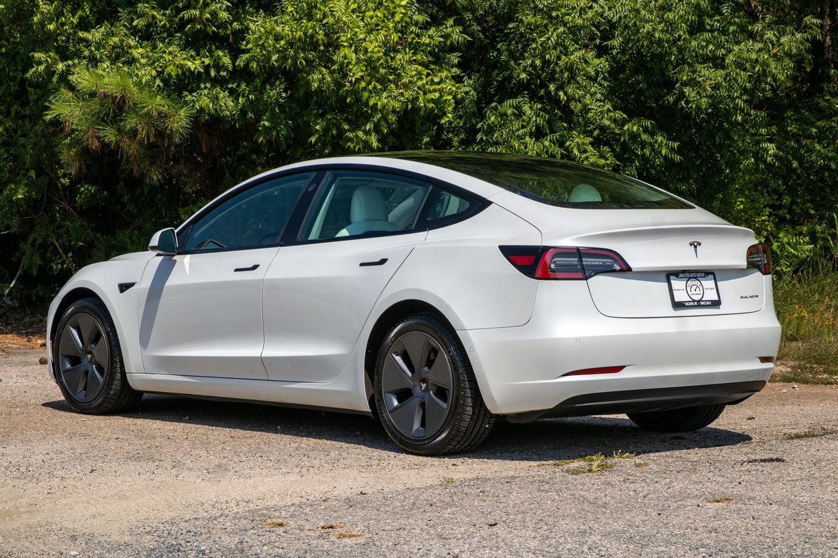 Used 2022 Tesla Model 3 Long Range AWD/4WD image 8
