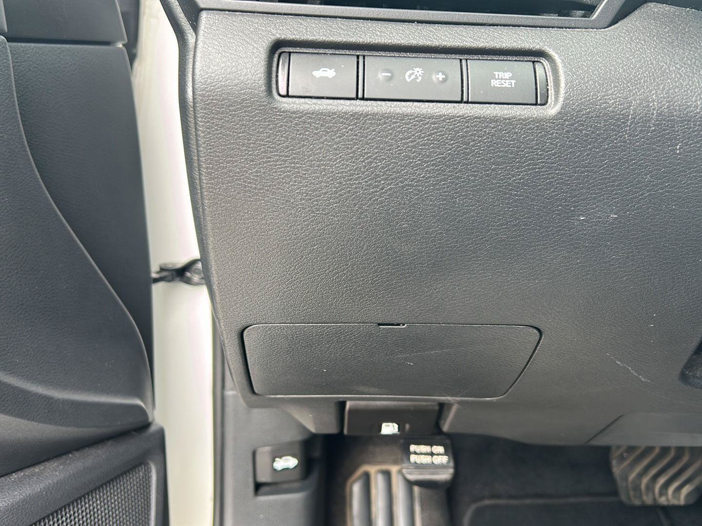Used 2024 Nissan Altima 2.5 SV FWD image 16