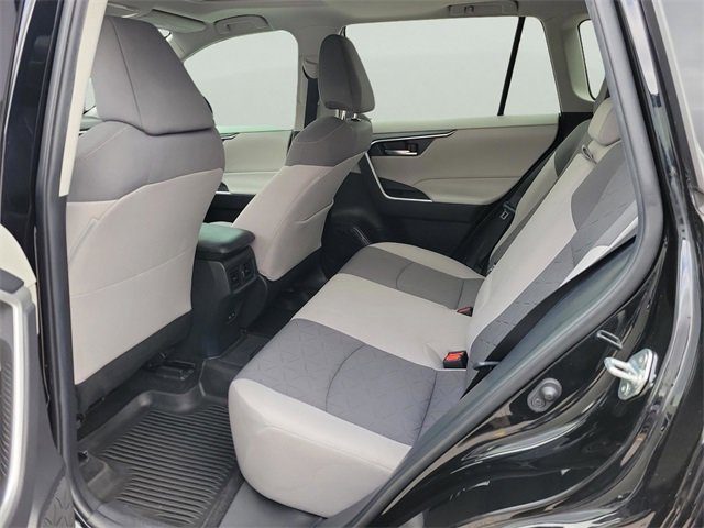 Used 2022 Toyota RAV4 XLE w/ Convenience Package image 7