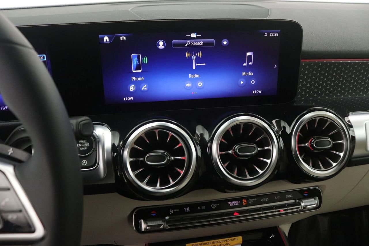 New 2026 Mercedes-Benz GLB 250 image 6