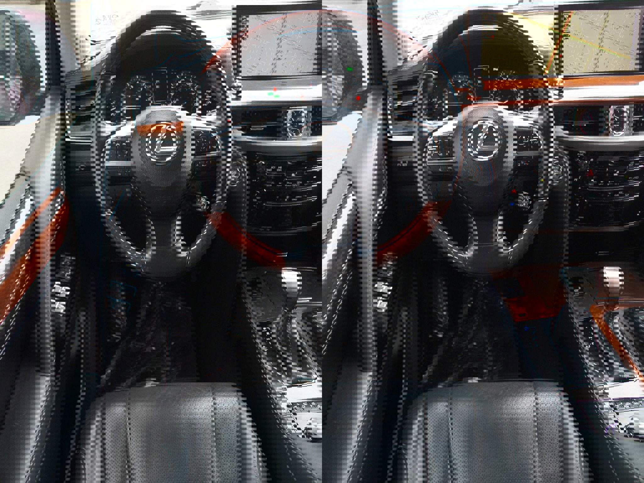 Used 2020 Lexus LX 570 4WD w/ Luxury Package image 5