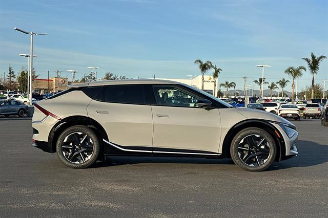New 2025 Kia EV6 Wind RWD image 3