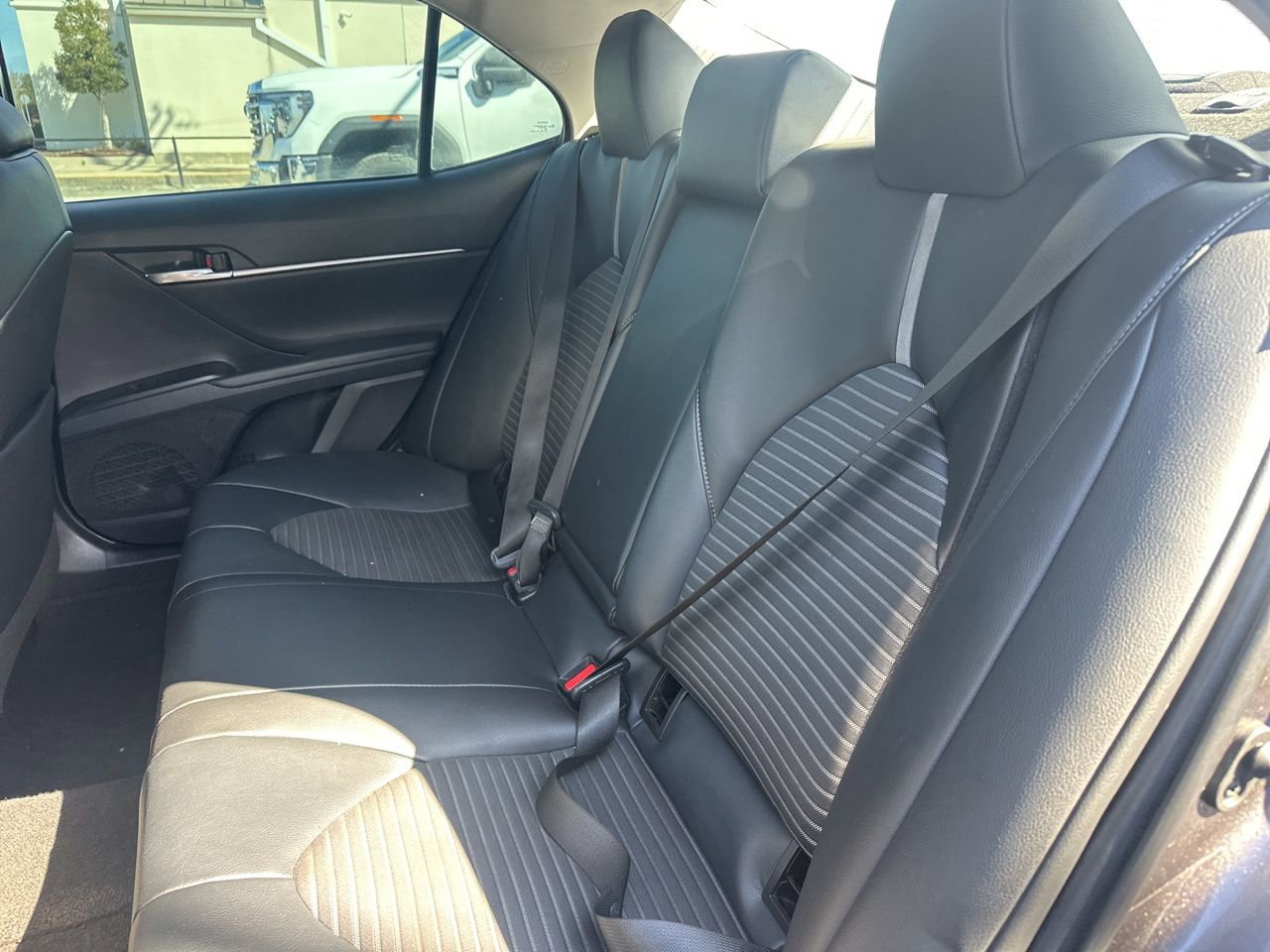 Used 2021 Toyota Camry SE image 12