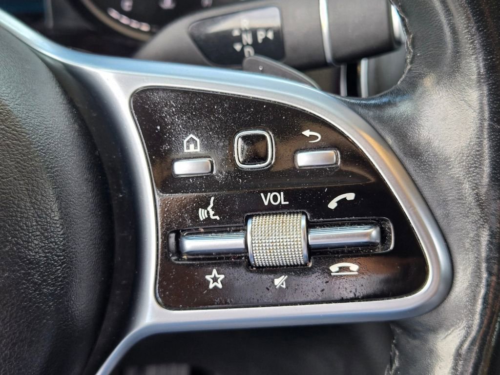 Used 2021 Mercedes-Benz GLC 300 4MATIC image 25