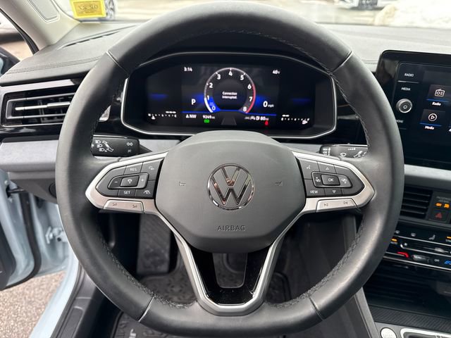 Certified 2025 Volkswagen Jetta SE w/ Sunroof Package image 14