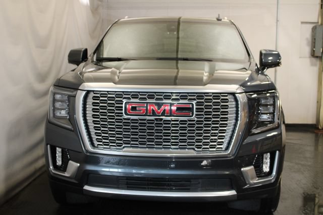 Used 2021 GMC Yukon Denali w/ Denali Premium Package AWD/4WD image 3