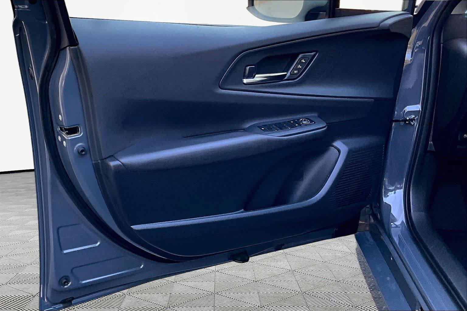 Used 2026 Toyota Prius Plug-In Hybrid FWD image 22