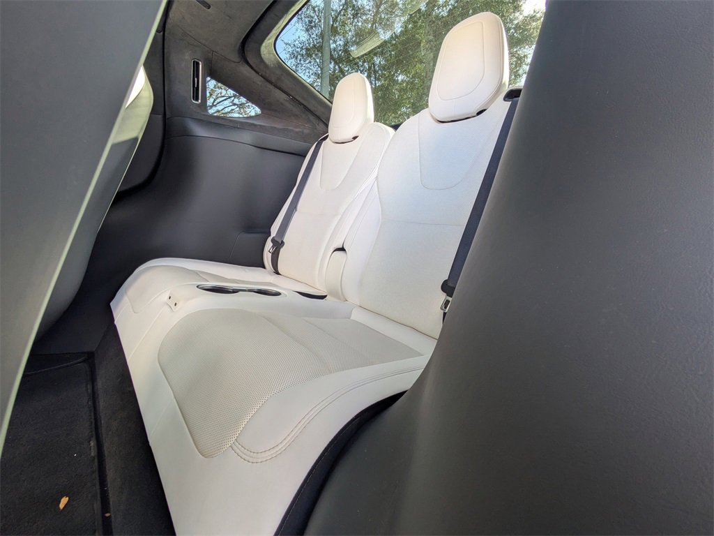 Used 2022 Tesla Model X Plaid image 16