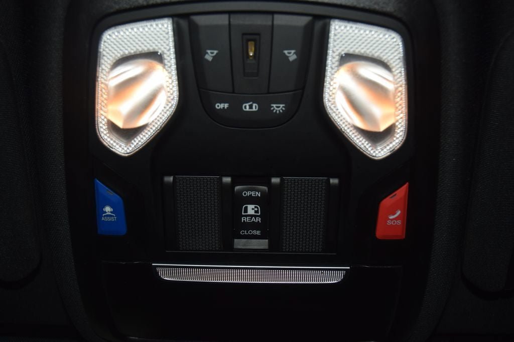 Used 2025 RAM 5500 4x4 Crew Cab image 38