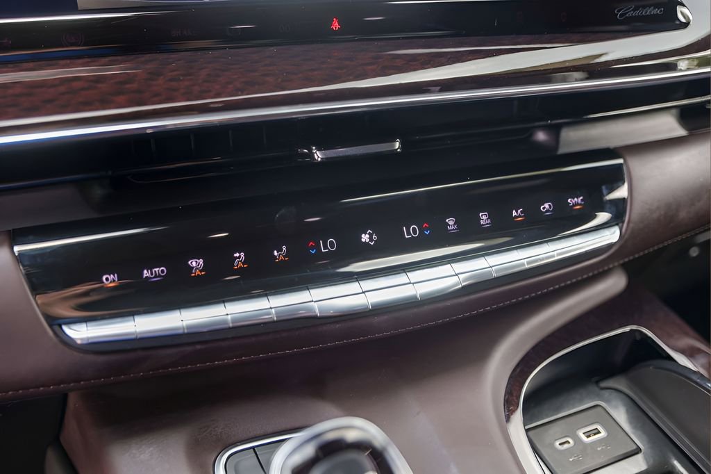 Used 2022 Cadillac Escalade Sport Platinum w/ LPO, ONYX Package AWD/4WD image 18