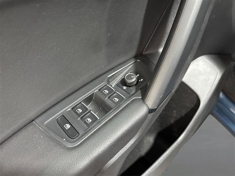 Used 2019 Volkswagen Tiguan SE w/ Panoramic Sunroof Package image 28