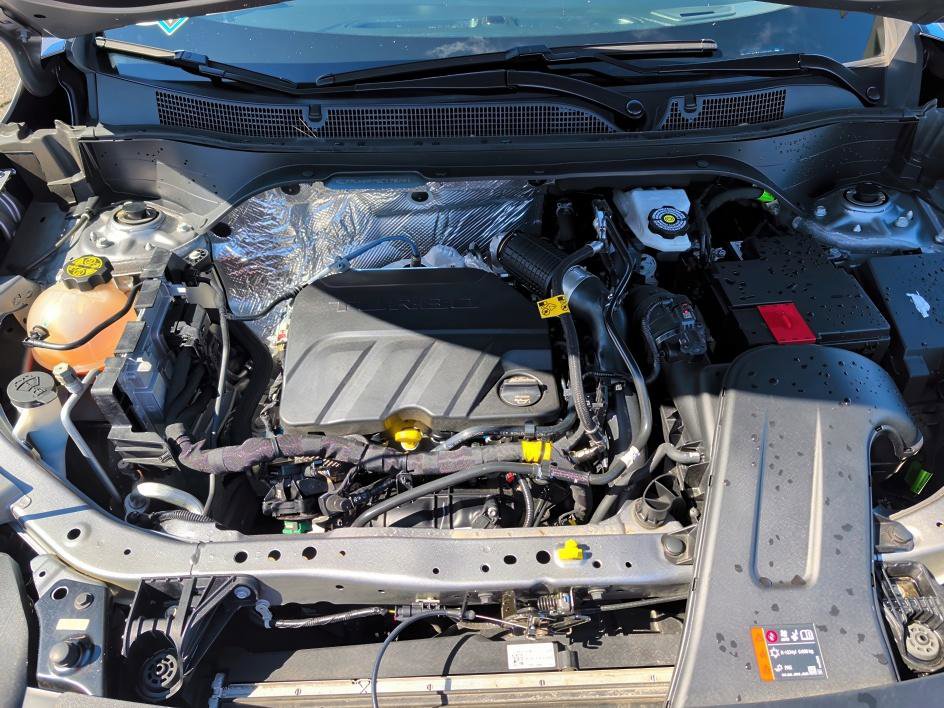 Used 2025 Chevrolet Trax LT image 28