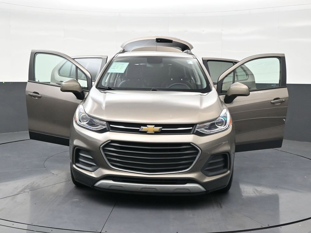 Used 2022 Chevrolet Trax LT w/ LT Convenience Package FWD image 34
