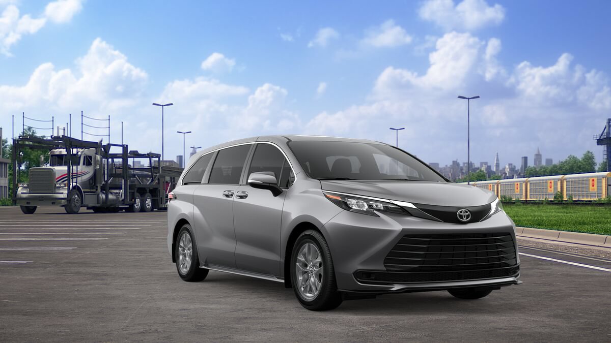 New 2026 Toyota Sienna LE FWD image 15