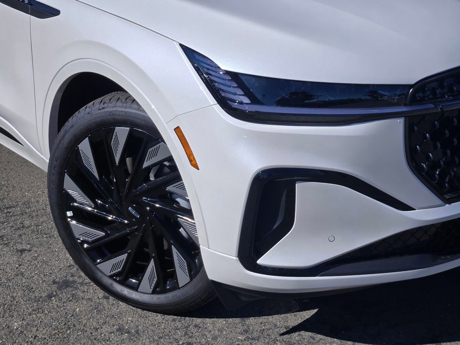 New 2026 Lincoln Nautilus Black Label w/ Jet Appearance Package image 6