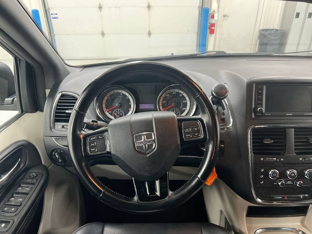 Used 2019 Dodge Grand Caravan SXT FWD image 11