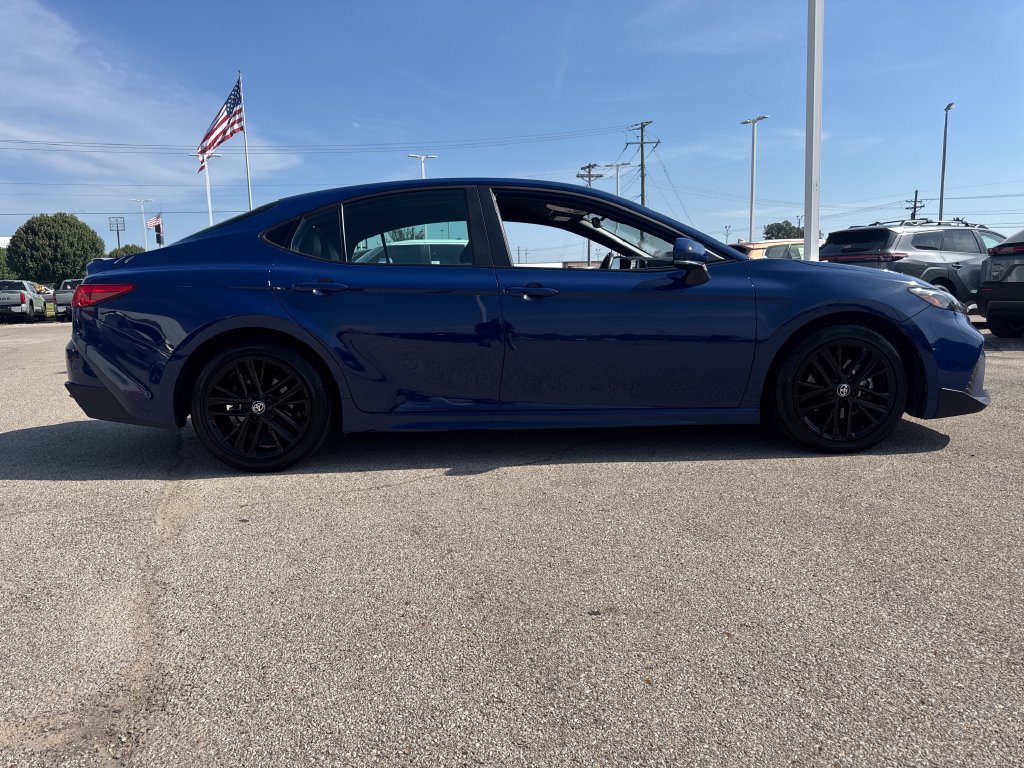 Used 2025 Toyota Camry SE FWD image 8