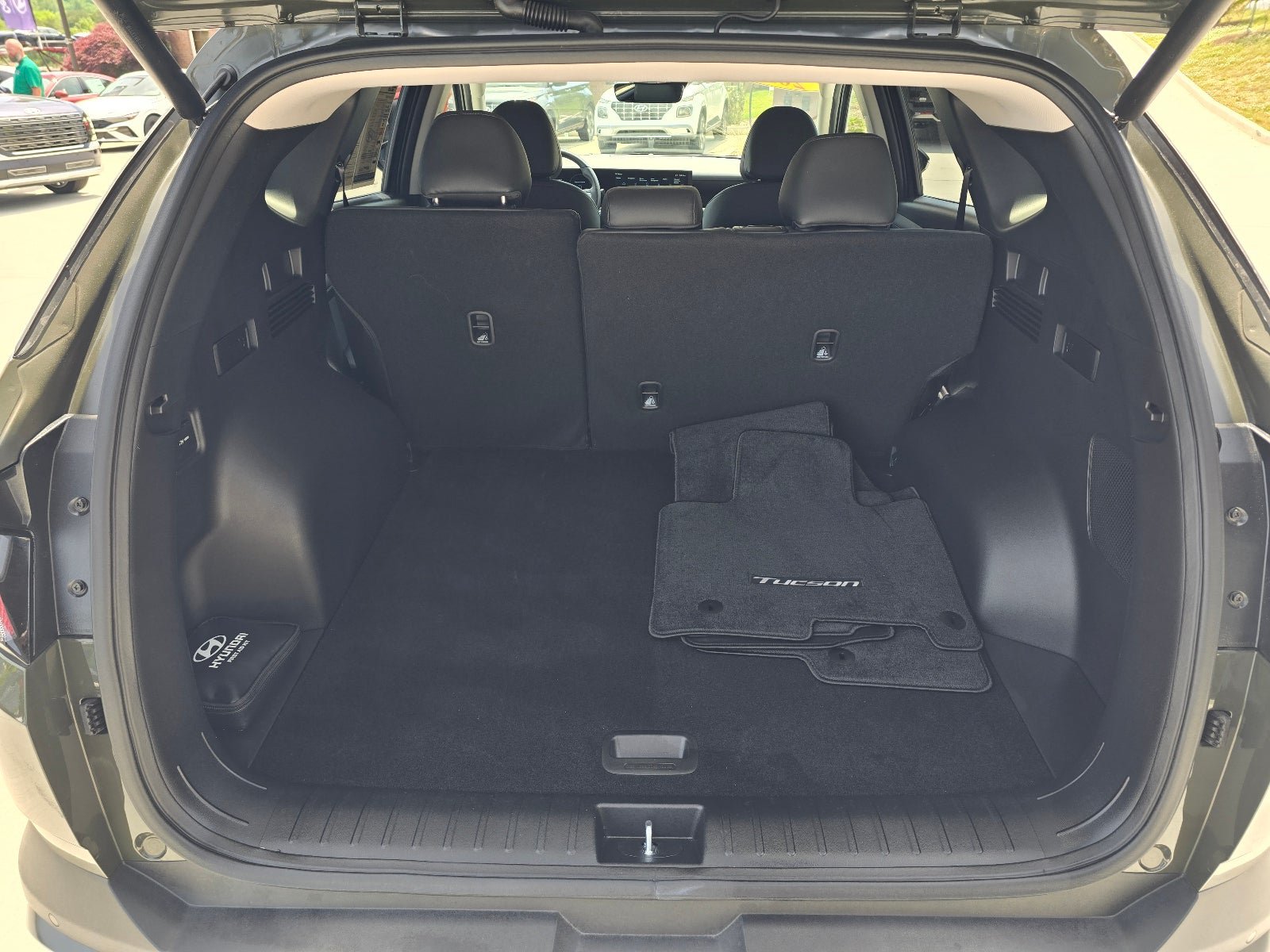 Used 2025 Hyundai Tucson Limited FWD image 25