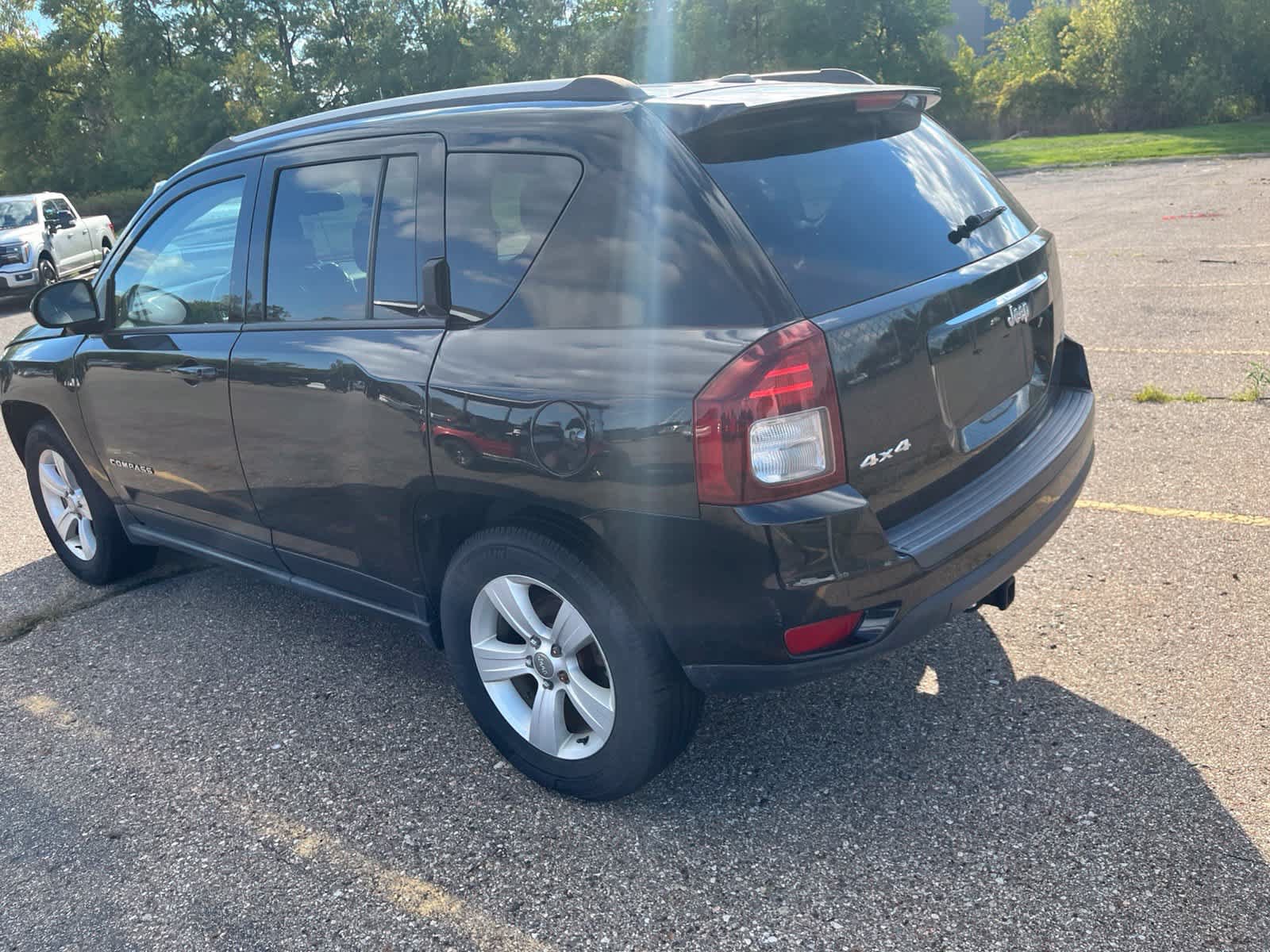 Used 2017 Jeep Compass Latitude AWD/4WD image 6