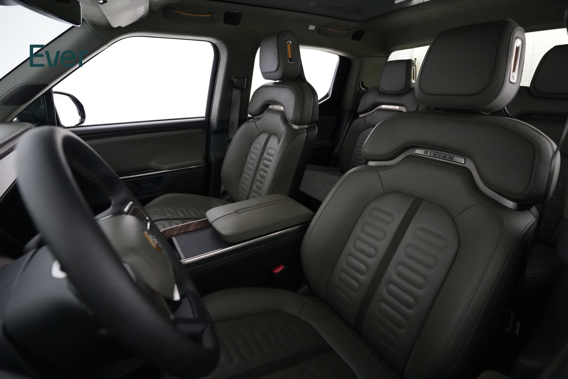 Used 2023 Rivian R1T Adventure AWD/4WD image 4