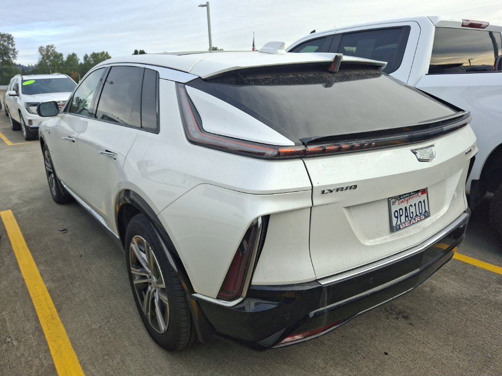 Certified 2024 Cadillac Lyriq Luxury AWD/4WD image 5