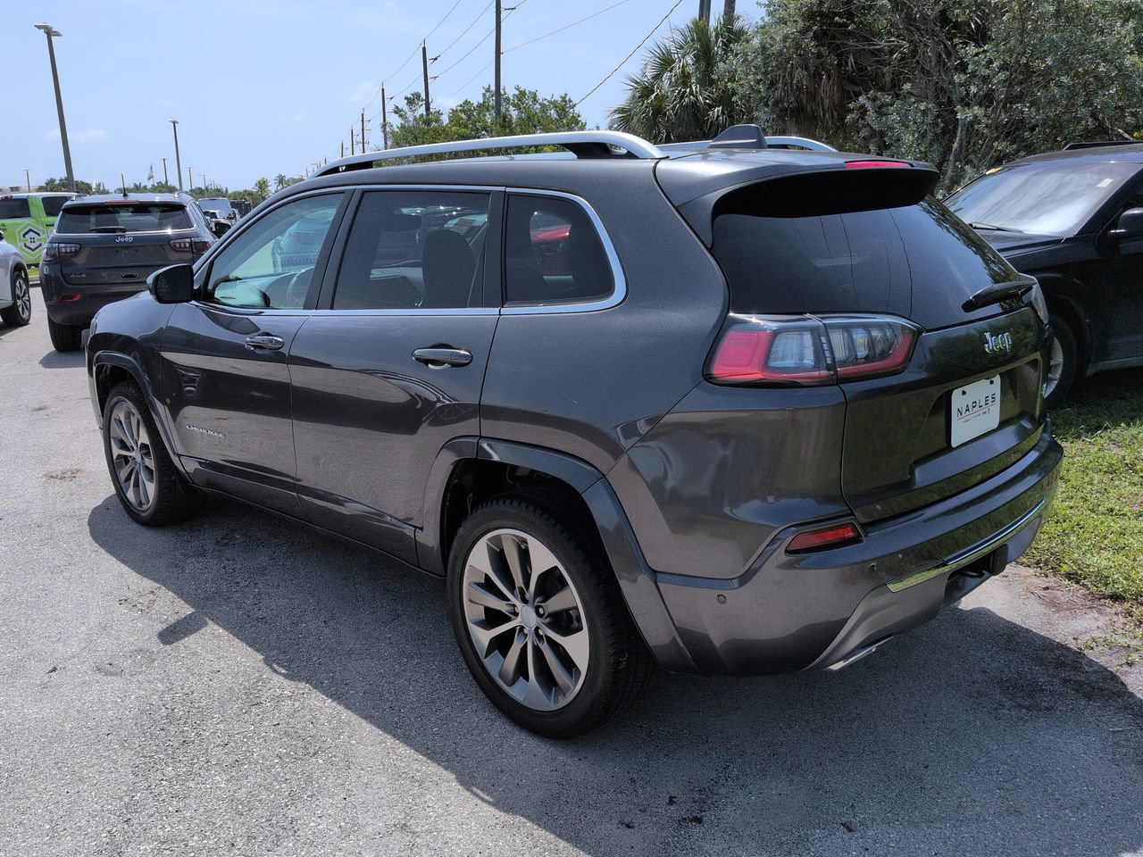 Used 2019 Jeep Cherokee Overland w/ Technology Group FWD image 7