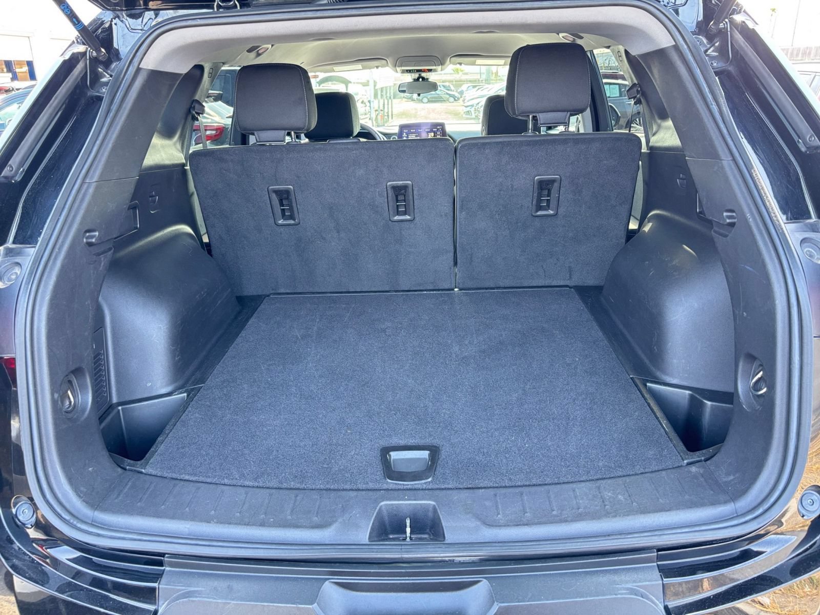Used 2025 Chevrolet Blazer LT FWD image 32