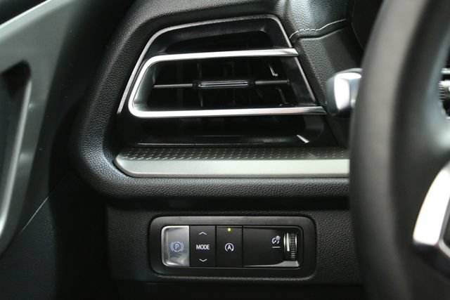 Certified 2026 Chevrolet Traverse LT FWD image 17