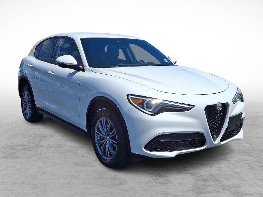 Used 2023 Alfa Romeo Stelvio Sprint image 7