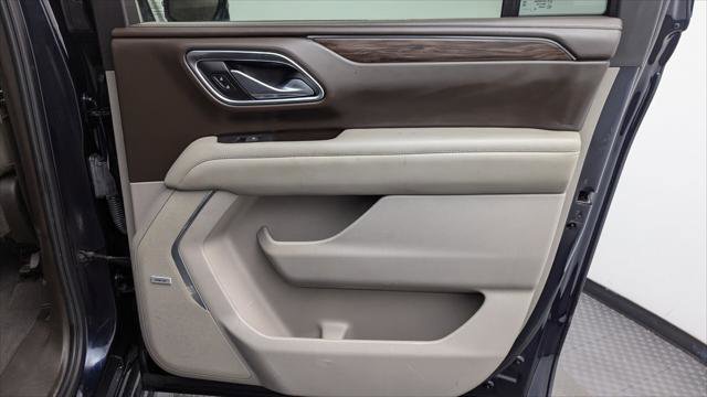 Used 2021 Chevrolet Suburban LT w/ LT Signature Package image 19