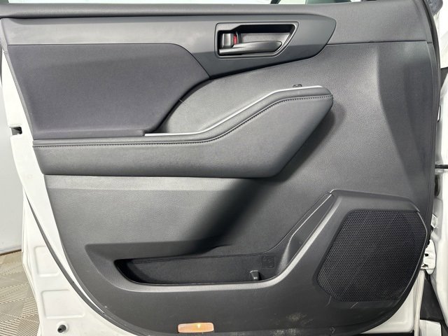 Certified 2023 Toyota Highlander LE image 23