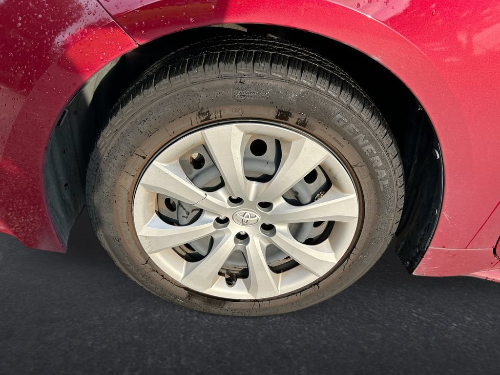 Used 2025 Toyota Corolla LE FWD image 10