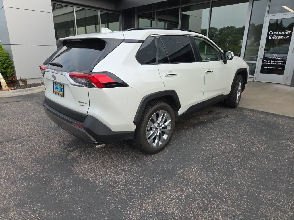 Used 2019 Toyota RAV4 Limited w/ Advanced Technology Package AWD/4WD image 17