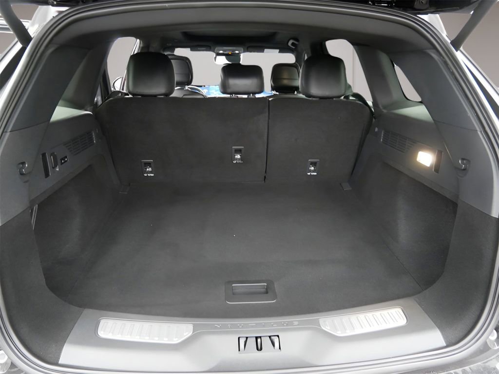 Used 2024 Lincoln Nautilus Reserve w/ Equipment Group 203A AWD/4WD image 12