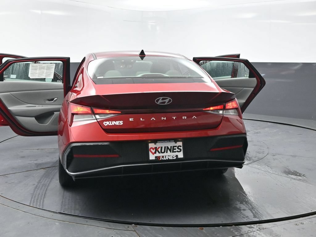 Used 2024 Hyundai Elantra SEL FWD image 56