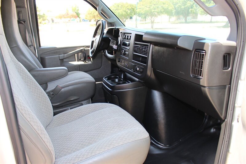 Used 2019 Chevrolet Express 2500 LS w/ Driver Convenience Package RWD image 21