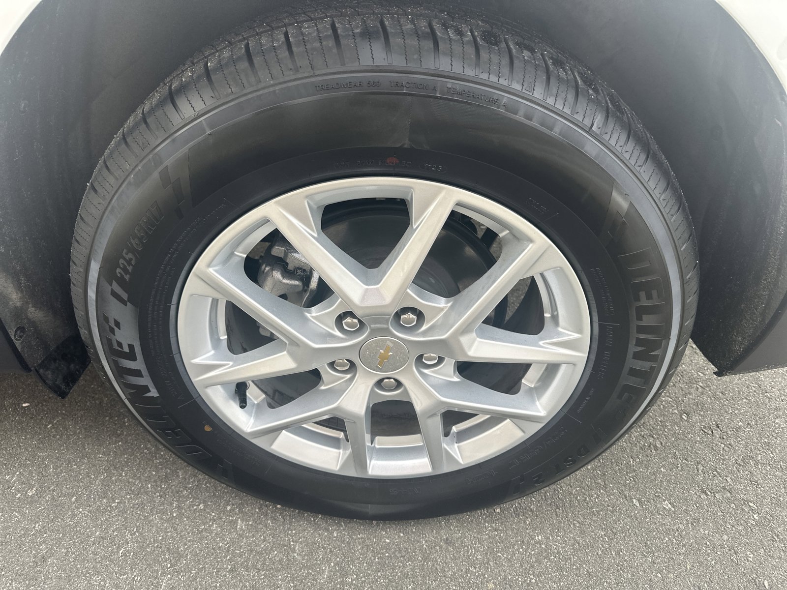 Used 2024 Chevrolet Equinox LT image 32