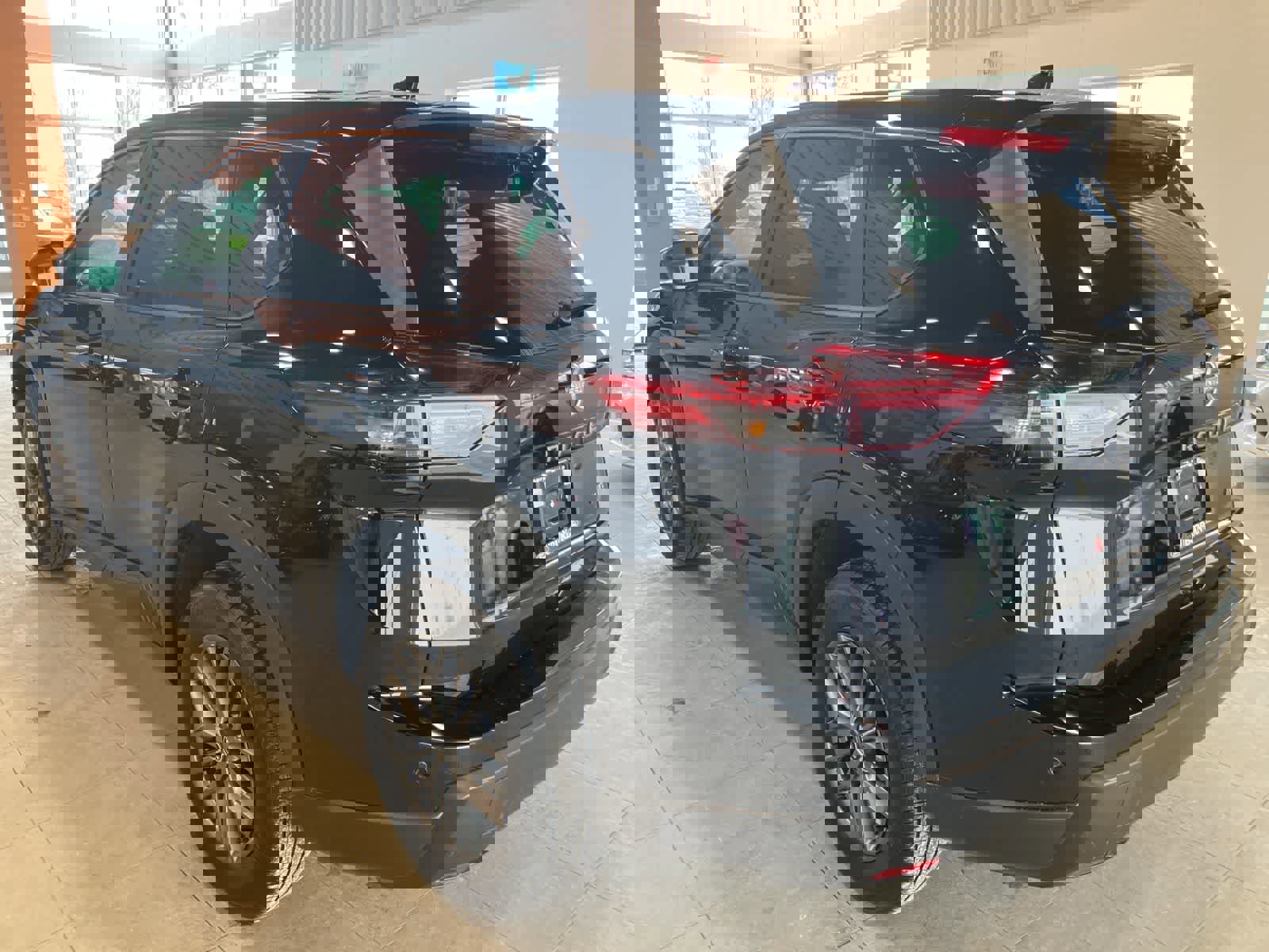 Used 2026 Nissan Rogue SV image 7