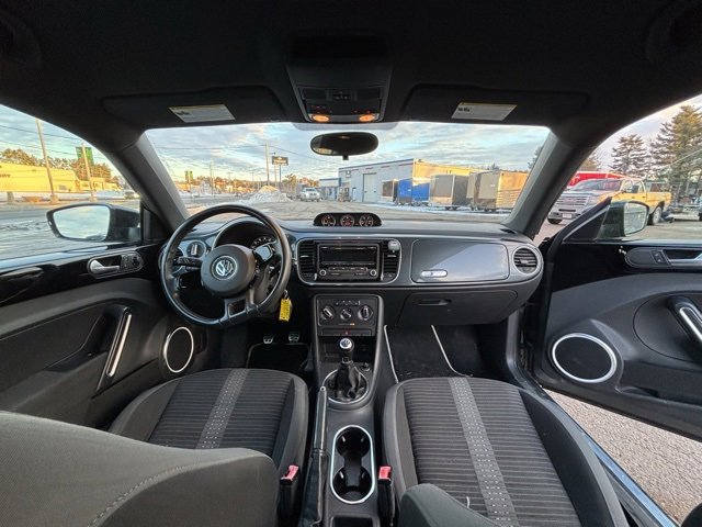 Used 2012 Volkswagen Beetle 2.0T image 18