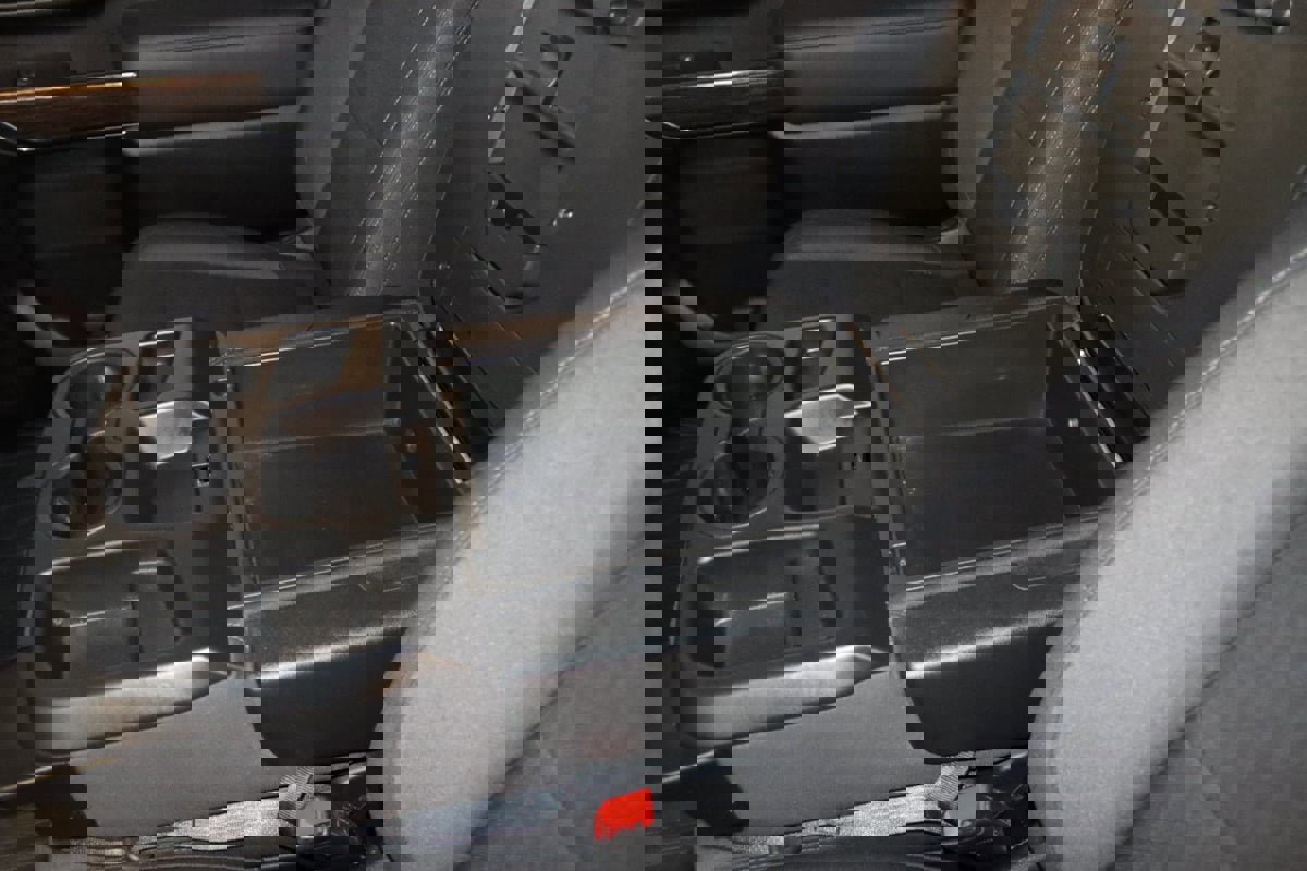 Used 2025 GMC Sierra 2500 SLE w/ SLE Convenience Package image 43