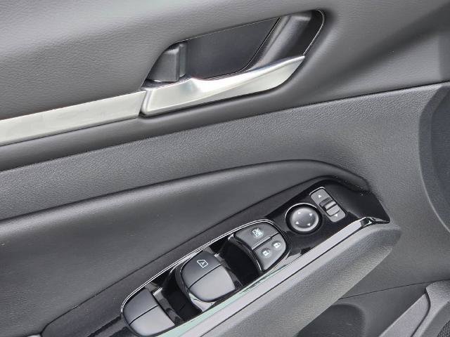 Certified 2025 Nissan Altima 2.5 SR AWD/4WD image 13