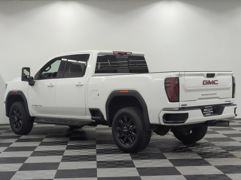 Used 2026 GMC Sierra 2500 AT4 w/ Technology Package AWD/4WD image 5