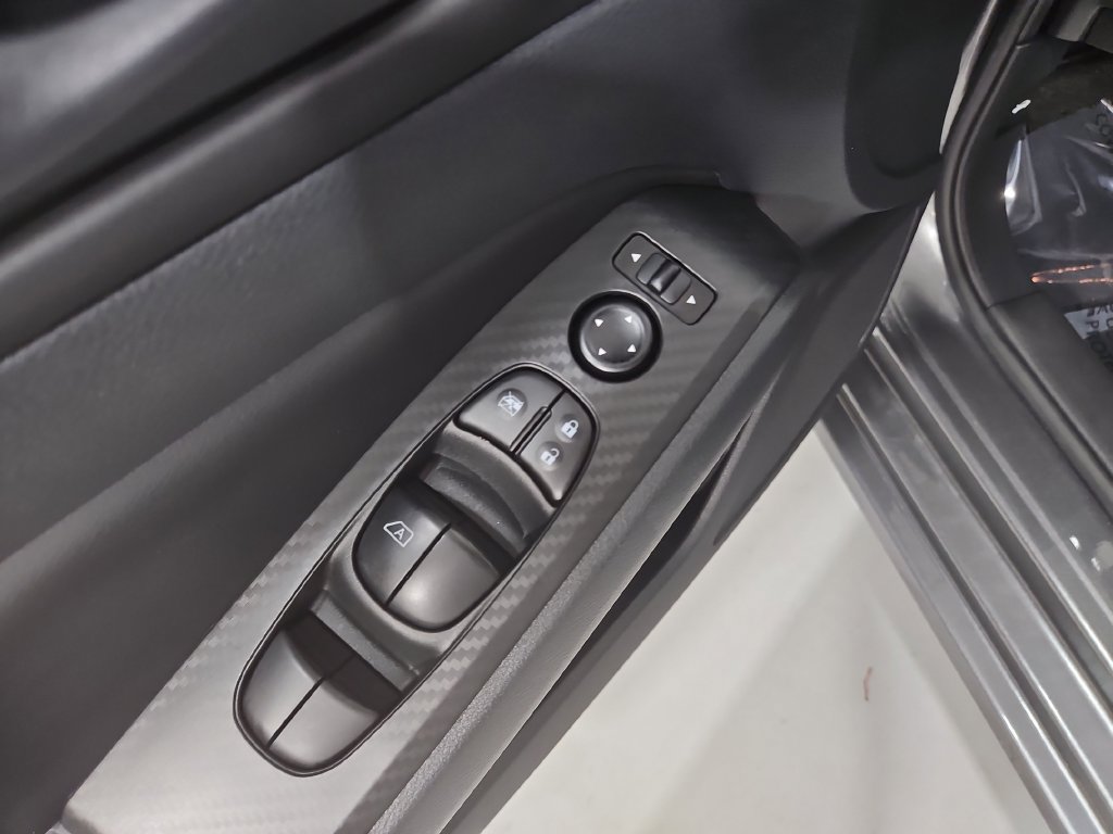 Certified 2025 Nissan Altima 2.5 S FWD image 13