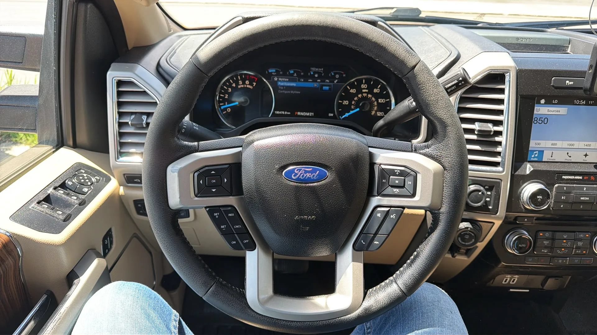 Used 2016 Ford F150 Lariat w/ Heavy-Duty Payload Package AWD/4WD image 10