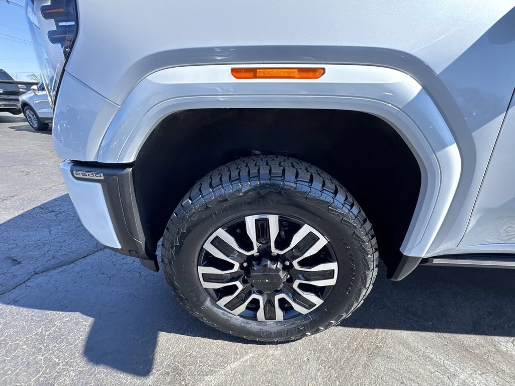 Used 2024 GMC Sierra 2500 Denali Ultimate AWD/4WD image 10