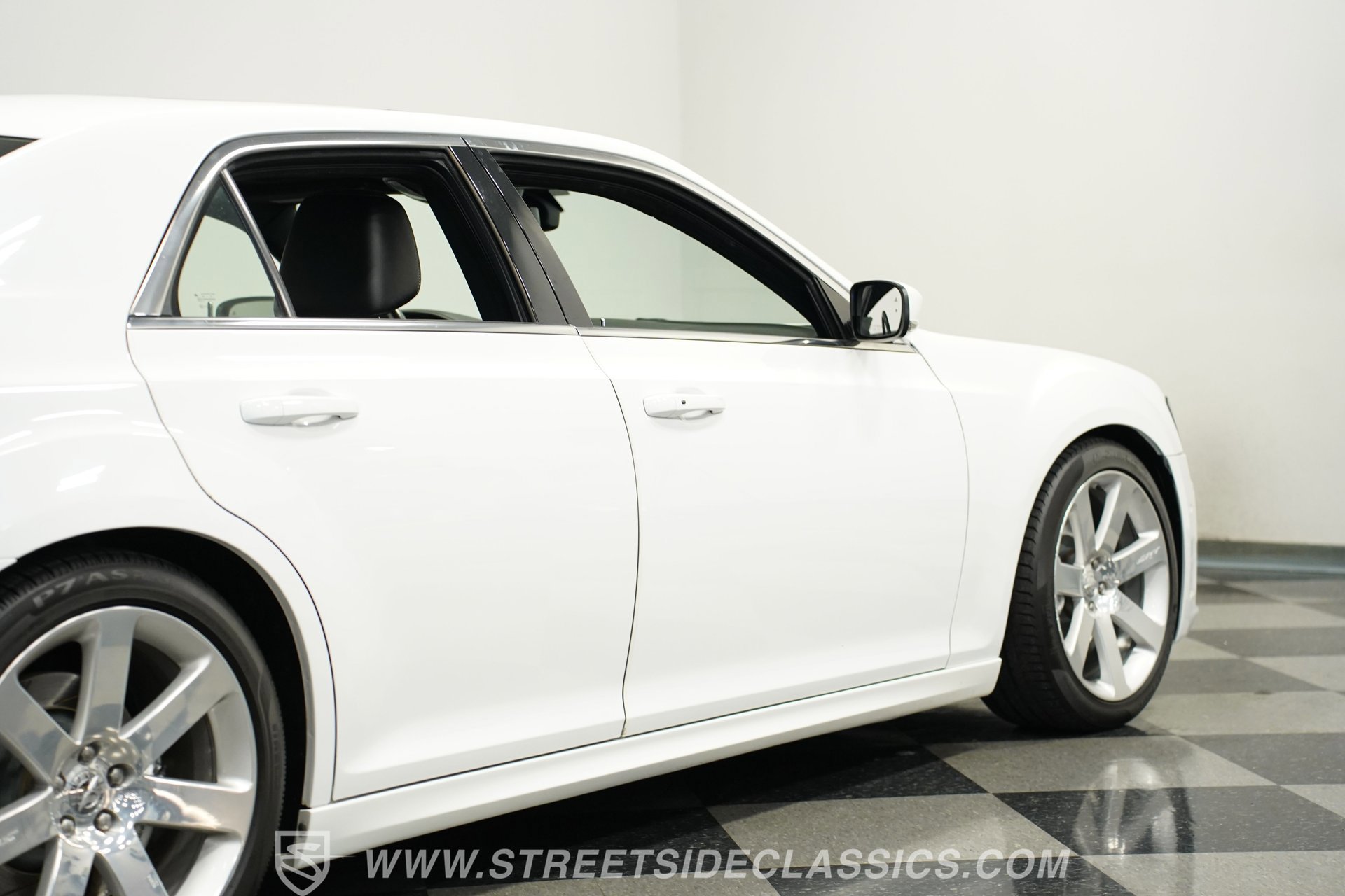 Used 2012 Chrysler 300 SRT8 w/ 19-Premium Speaker Group image 24