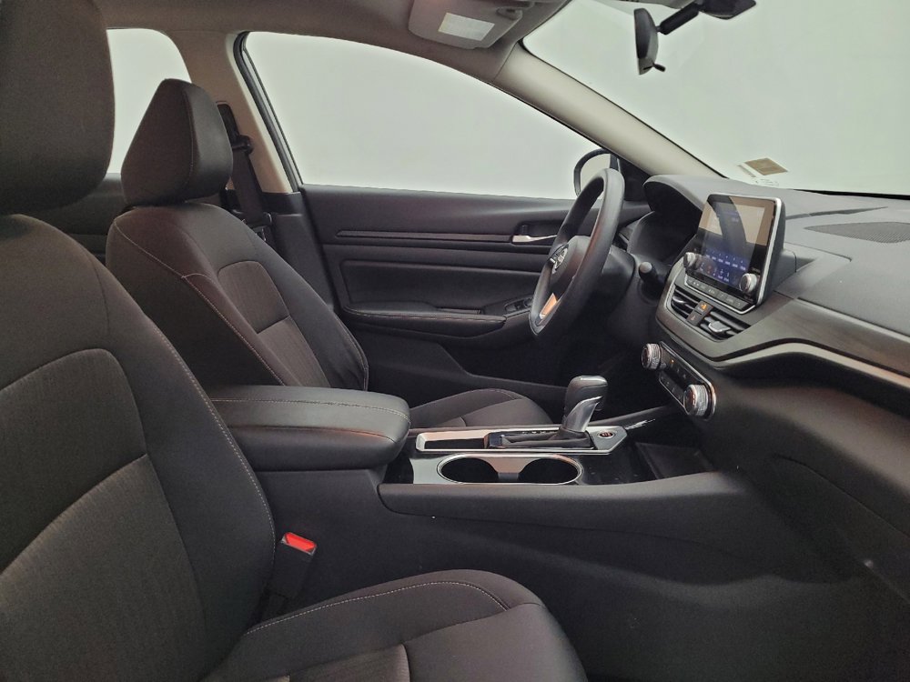 Used 2024 Nissan Altima 2.5 SV image 21